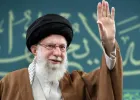 जानिए! क्यों ईरान के सुप्रीम लीडर खामेनेई अपना दाहिना हाथ छिपाकर रखते थे