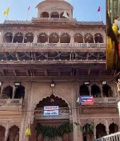 बांके बिहारी मंदिर में दर्शन-पूजन व्यवस्था पर बवाल, जजमानों के दर्शन रोकने पर भड़का गोस्वामी समाज