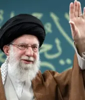 जानिए! क्यों ईरान के सुप्रीम लीडर खामेनेई अपना दाहिना हाथ छिपाकर रखते थे