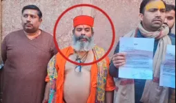 शर्मनाक : बांके बिहारी मंदिर में सेवायतों से बदसलूकी, मुख्य गोस्वामी के कपड़े फाड़े गए, प्रशासनिक कार्रवाई से भक्तों में आक्रोश