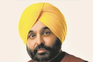 पेरिस से लौटे CM मान तो दिल्ली एयरपोर्ट पर मिला ‘खास स्वागत’! 3 घंटे हिरासत और ₹50 हजार का चालान, AAP का दावा
