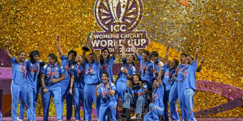 भारत की बेटियों ने रचा इतिहास — दक्षिण अफ्रीका को 52 रन से हराकर पहली बार बनीं महिला वर्ल्ड कप चैंपियन